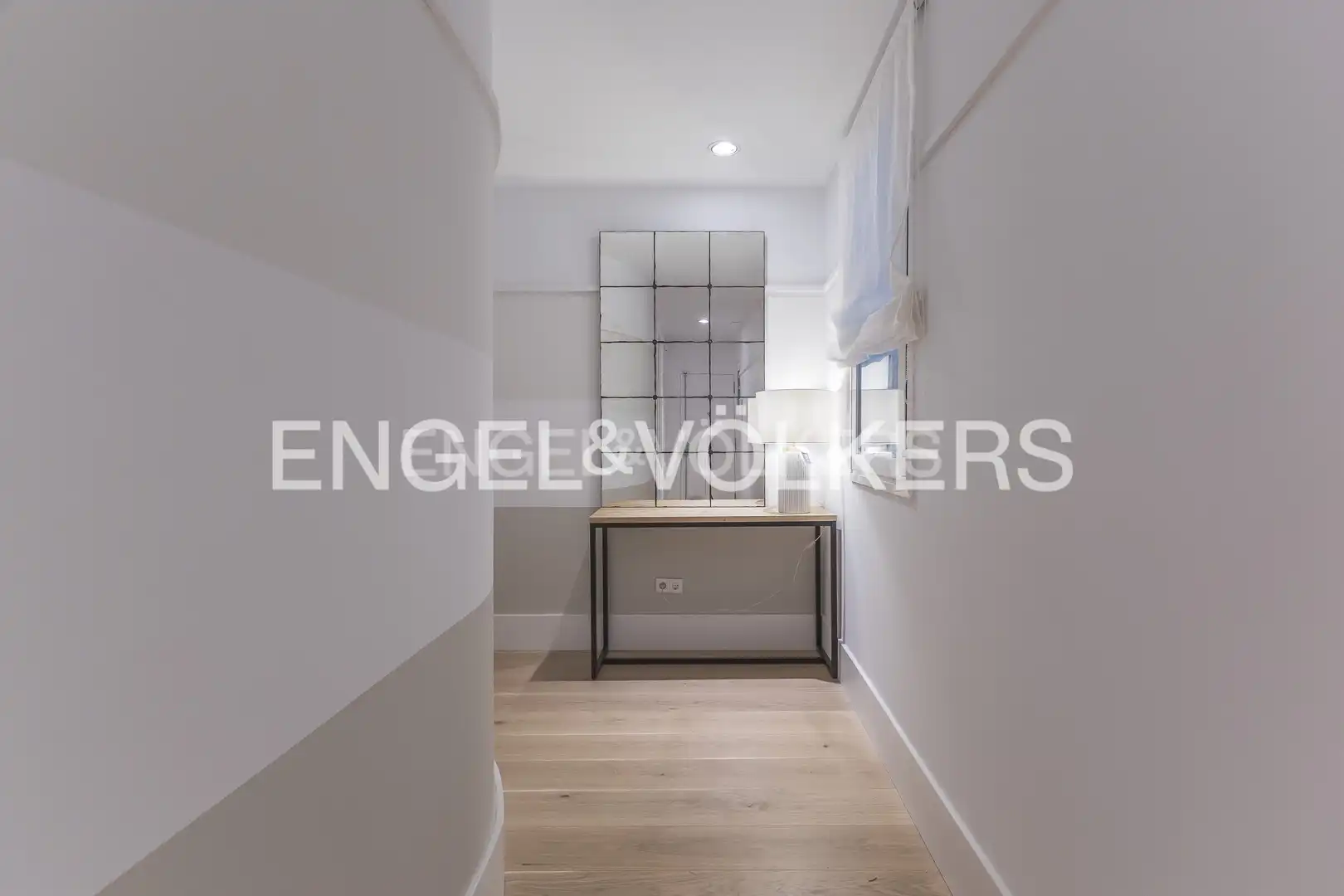 Flat for sale in Madrid  with Air Conditioner, Heating and Furnished