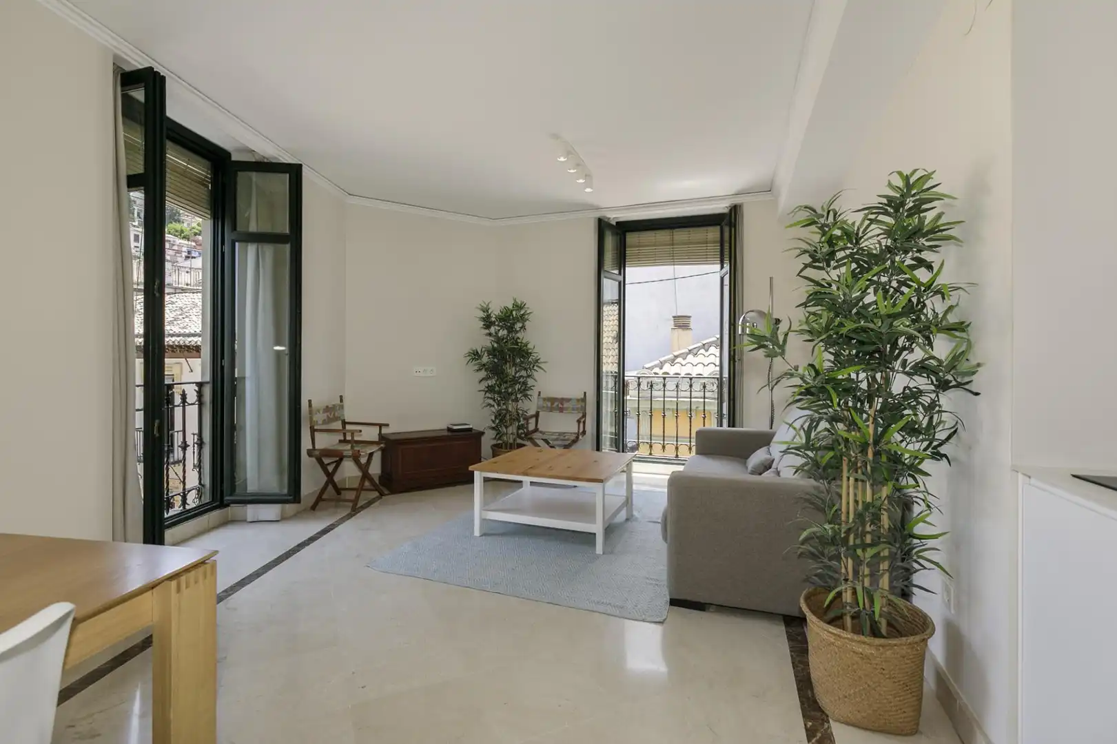 Apartament amb ascensor en venda a Calle Gran Vía de Colón #46 4º