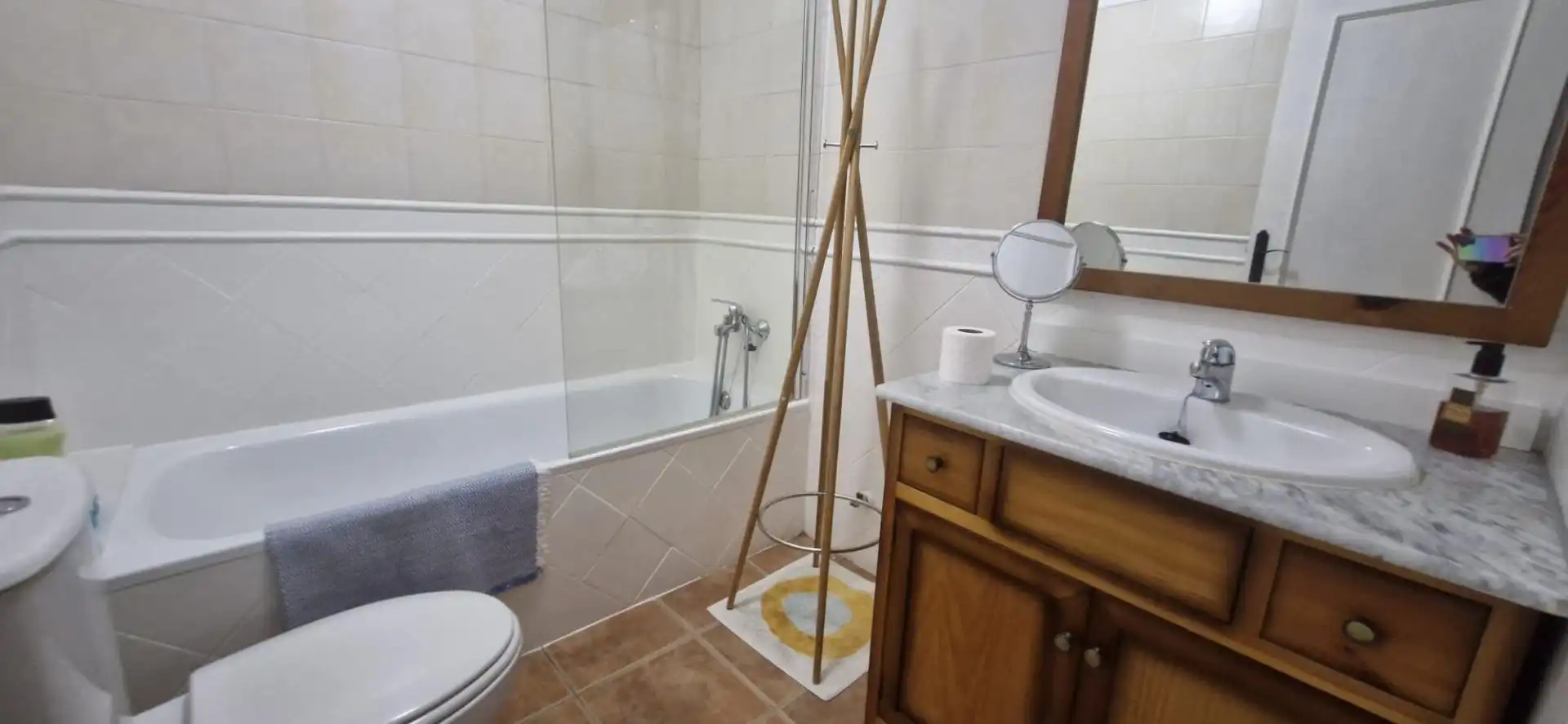 Badezimmer von Einfamilien-Reihenhaus zur Miete in Elche / Elx mit Privatgarten, Terrasse und Möbliert
