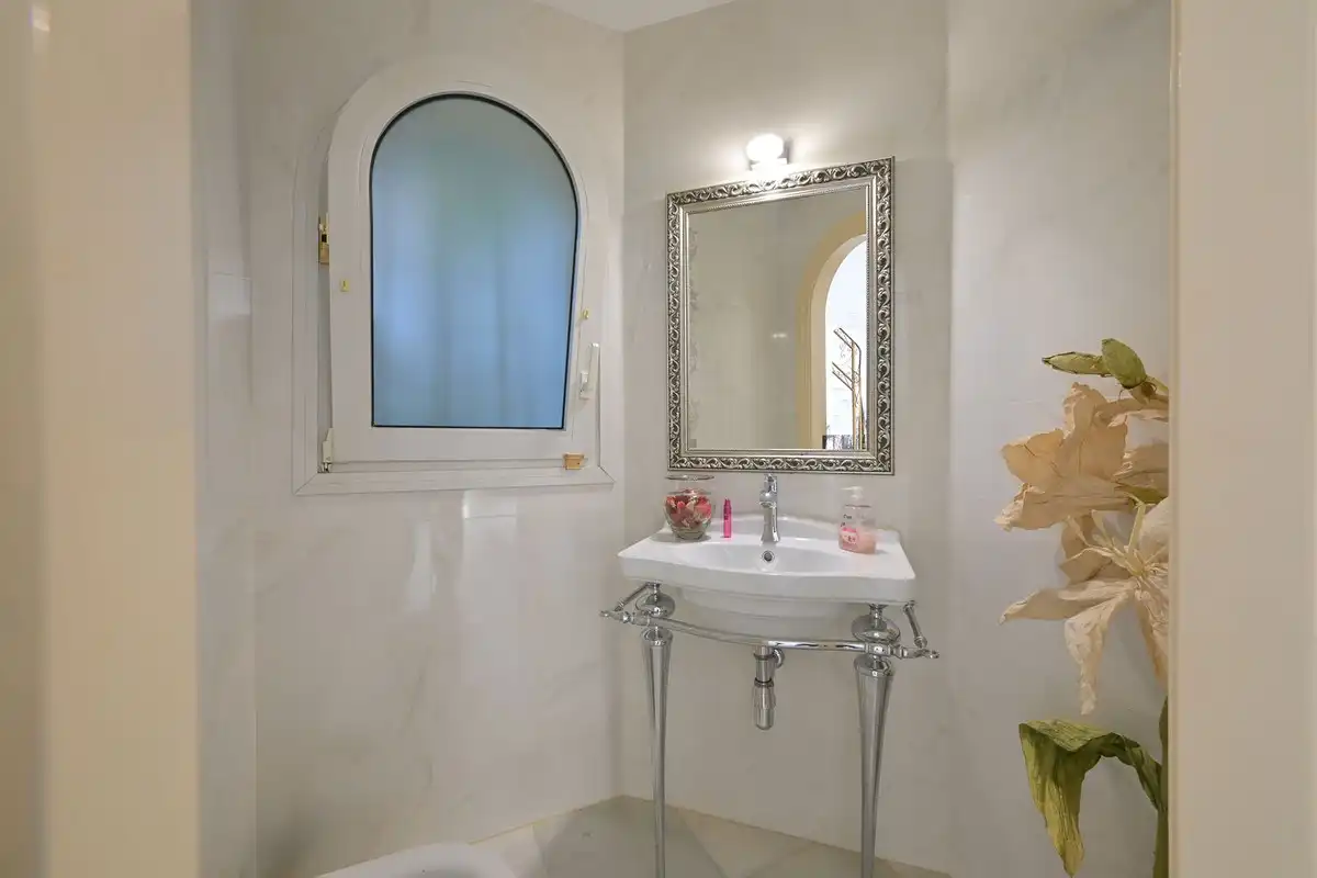 Baño de Casa o chalet en venta en Marbella con Terraza, Trastero y Piscina
