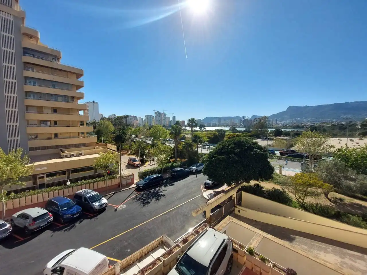 Außenansicht von Wohnung zum Verkauf in Calpe / Calp mit Klimaanlage, Terrasse und Möbliert