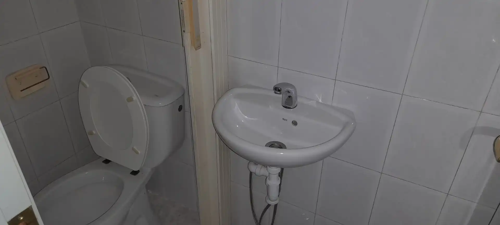 Badezimmer von Geschaftsraum zur Miete in Barakaldo 