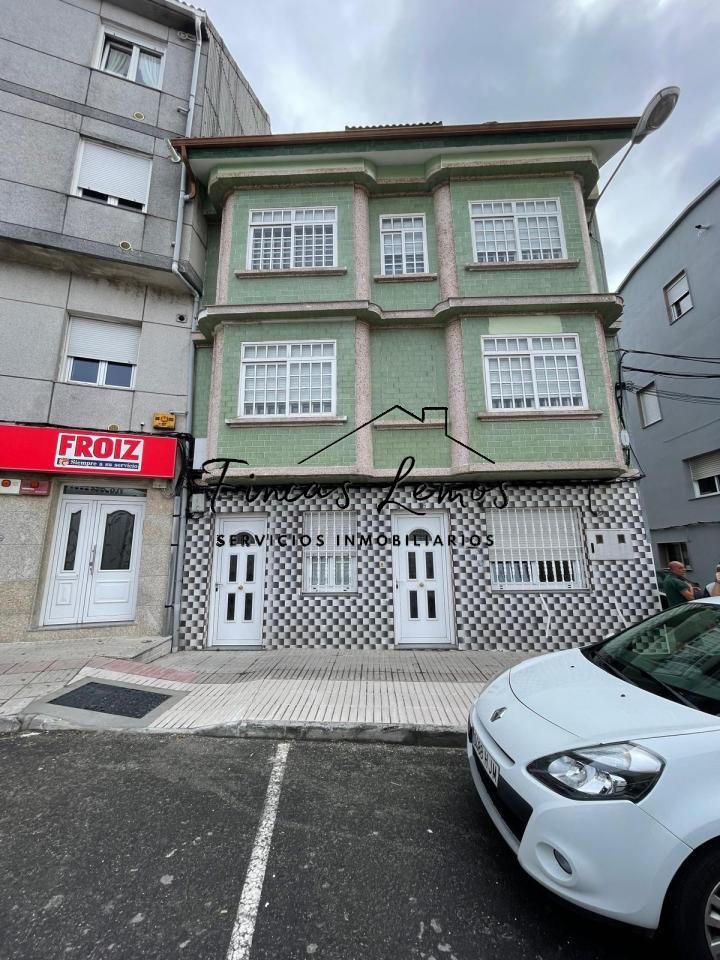 Vista exterior de Casa o xalet en venda en Camariñas amb Calefacció, Traster i Moblat