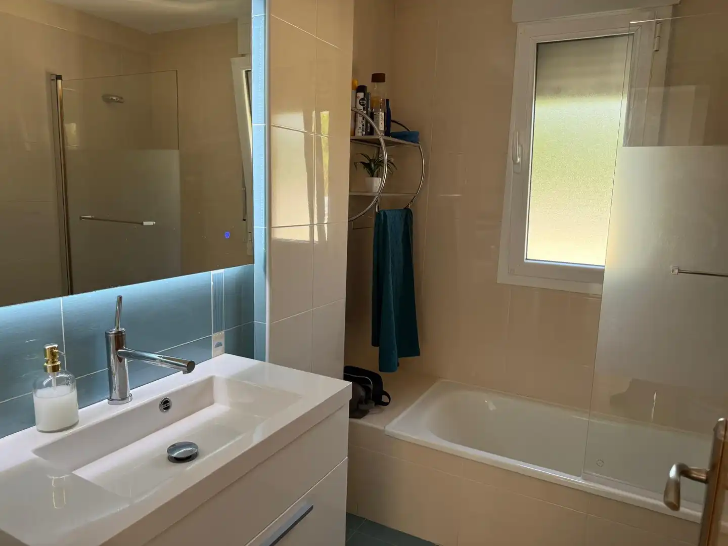 Bany de Casa o xalet en venda en Villariezo amb Calefacció, Jardí privat i Piscina
