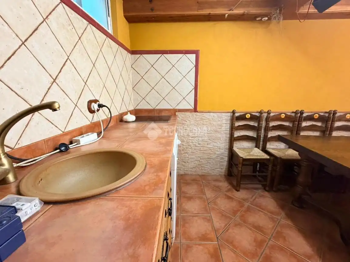 Cocina de Casa adosada en venta en Fuensaldaña con Aire acondicionado y Alarma