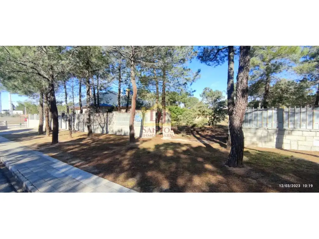 Terreny residencial en venda a Calle Madroños