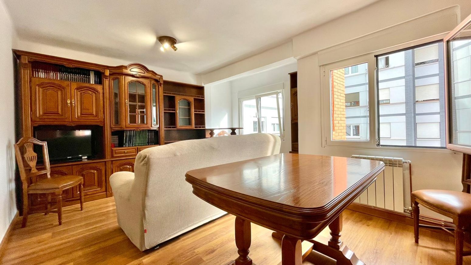 Menjador de Pis de lloguer en Avilés amb Calefacció