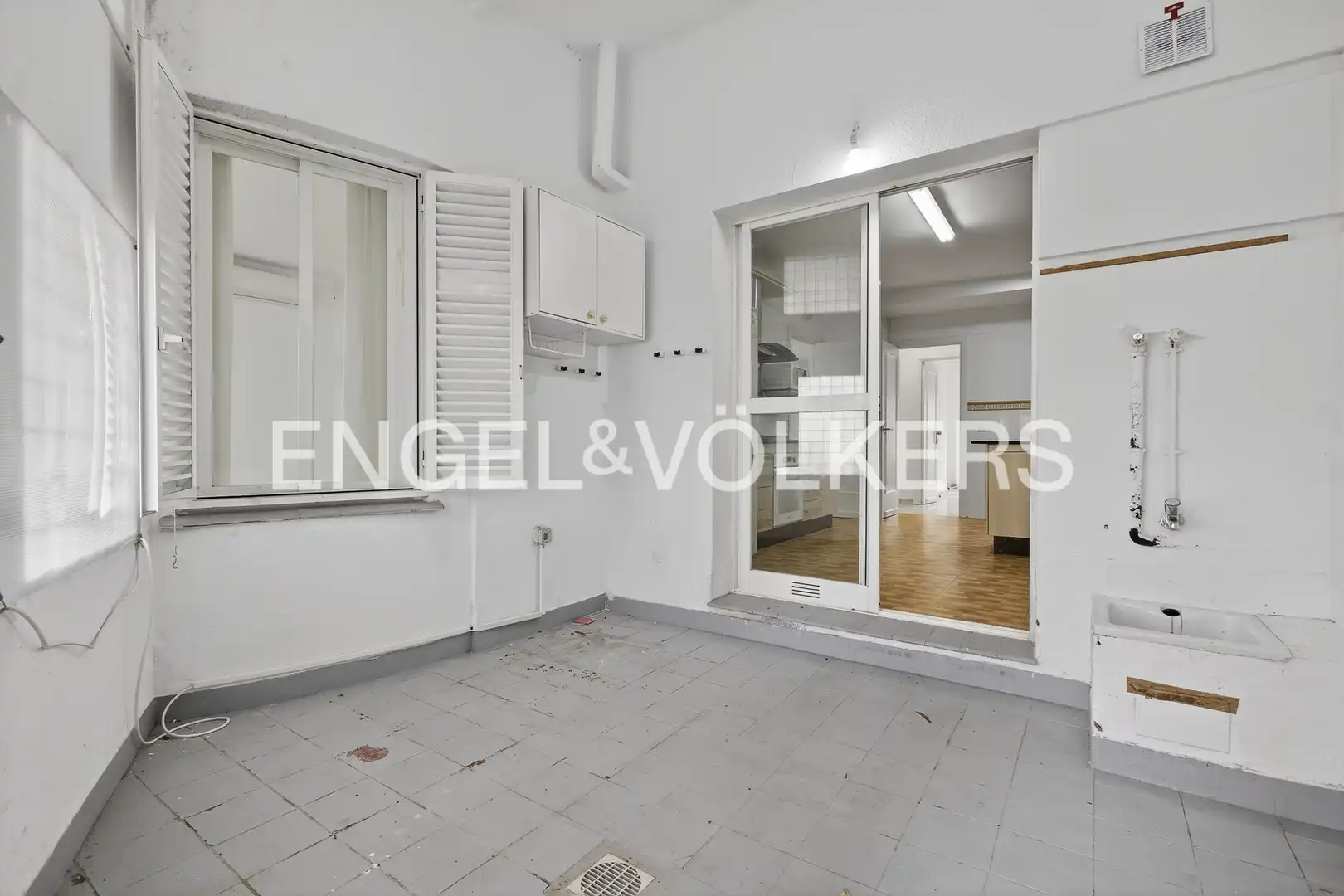 Houses for sale in Tomares  with Air Conditioner, Heating and Private garden