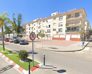 Vista exterior de Pis en venda en La Algaba amb Traster i Piscina