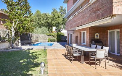 Jardí de Casa adosada en venda en Sant Cugat del Vallès amb Aire condicionat, Calefacció i Terrassa