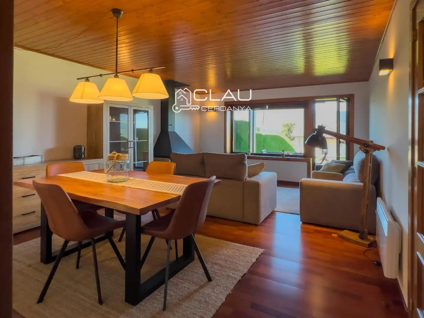 Sala de estar de Piso de alquiler en Osséja con Calefacción, Jardín privado y Parquet