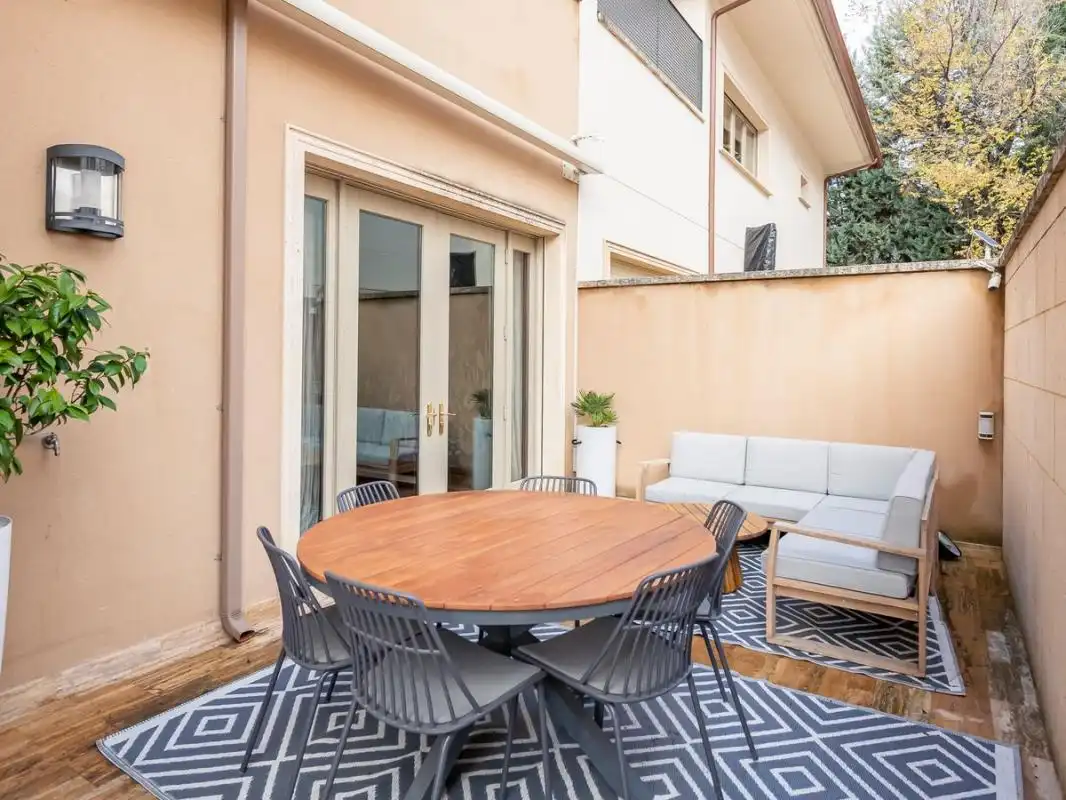 Casa a schiera con terrazza in affitto a Av. de Fuentelarreina, imagen 63