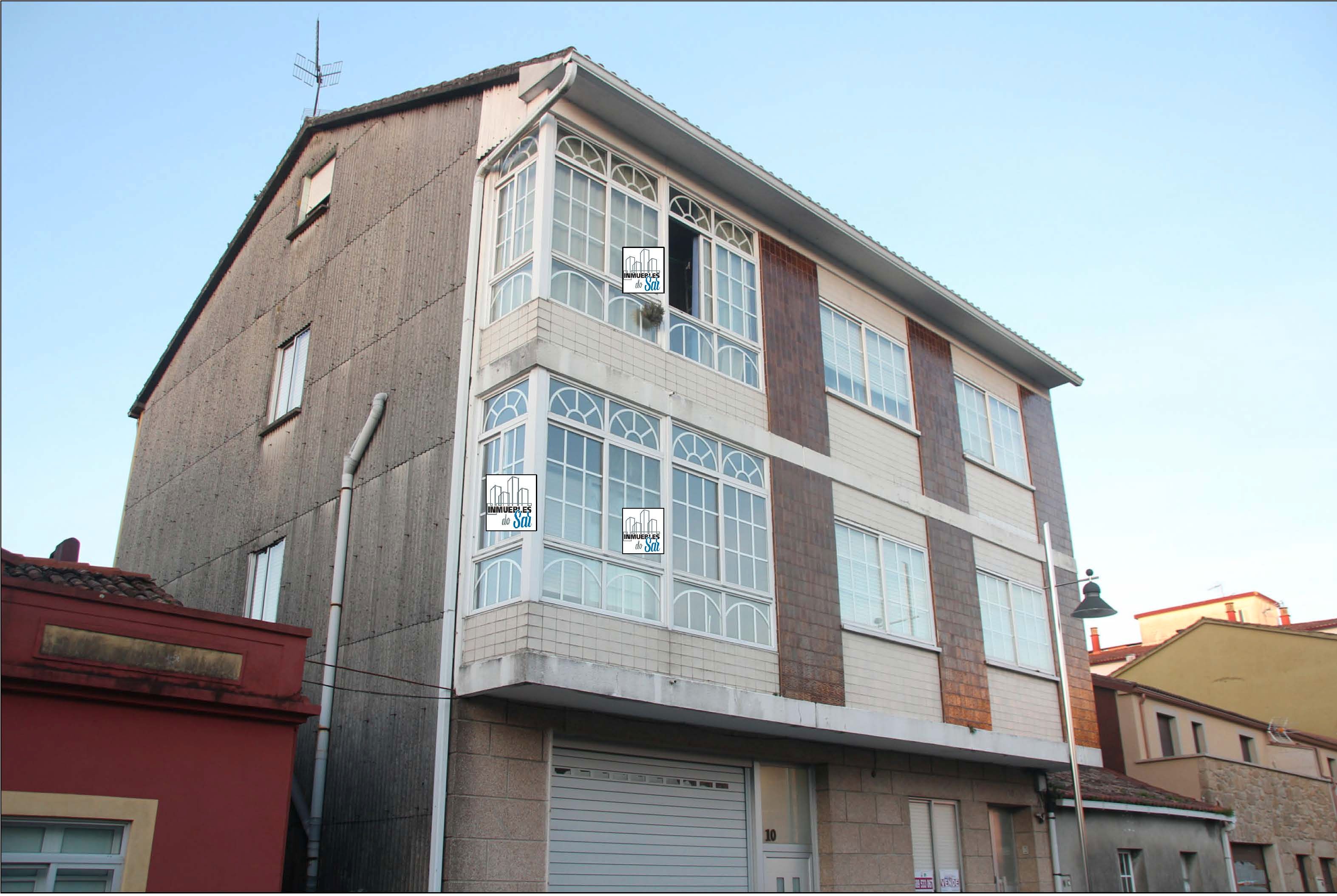 Exterior view of Single-family semi-detached for sale in Pontecesures  with Furnished