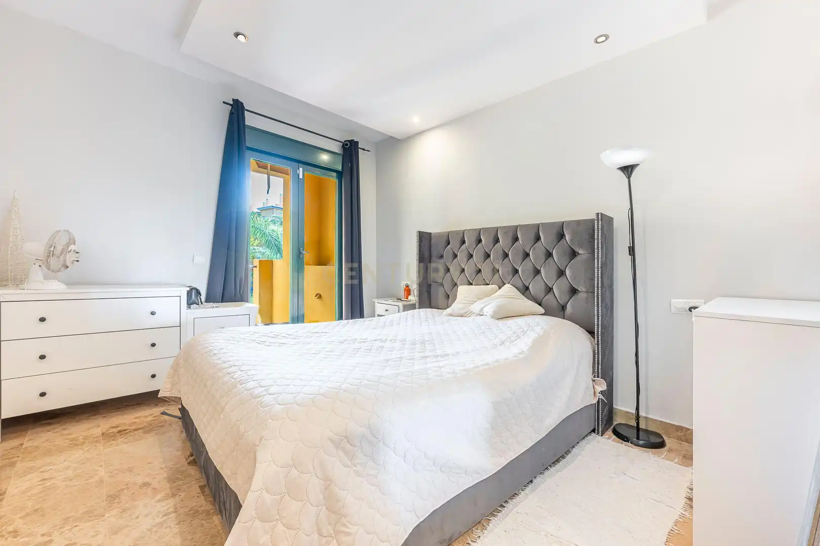 Habitación de Apartamento en venta en Marbella con Aire acondicionado, Jardín privado y Horno