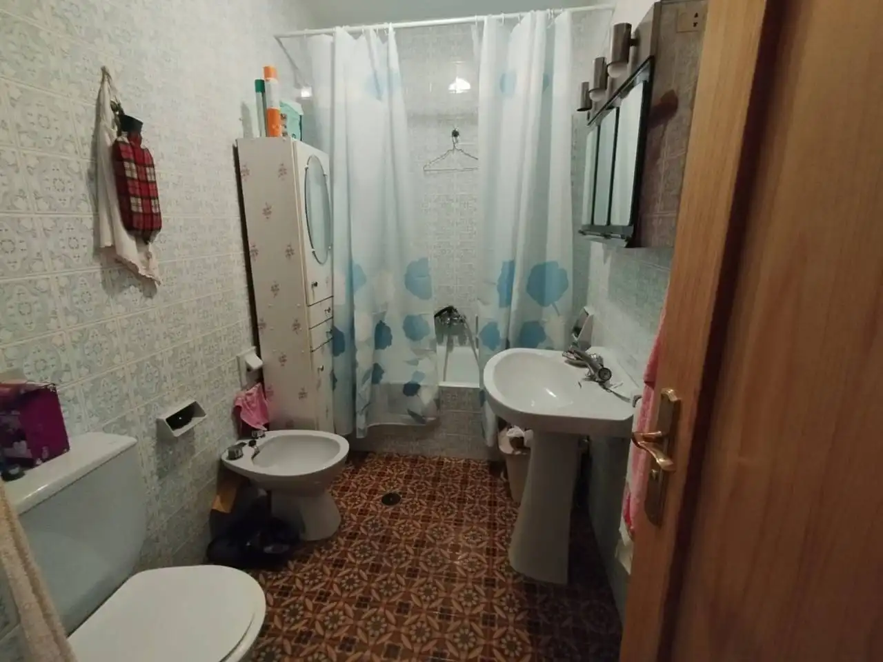 Badezimmer von Wohnung zum Verkauf in Montefrío mit Möbliert