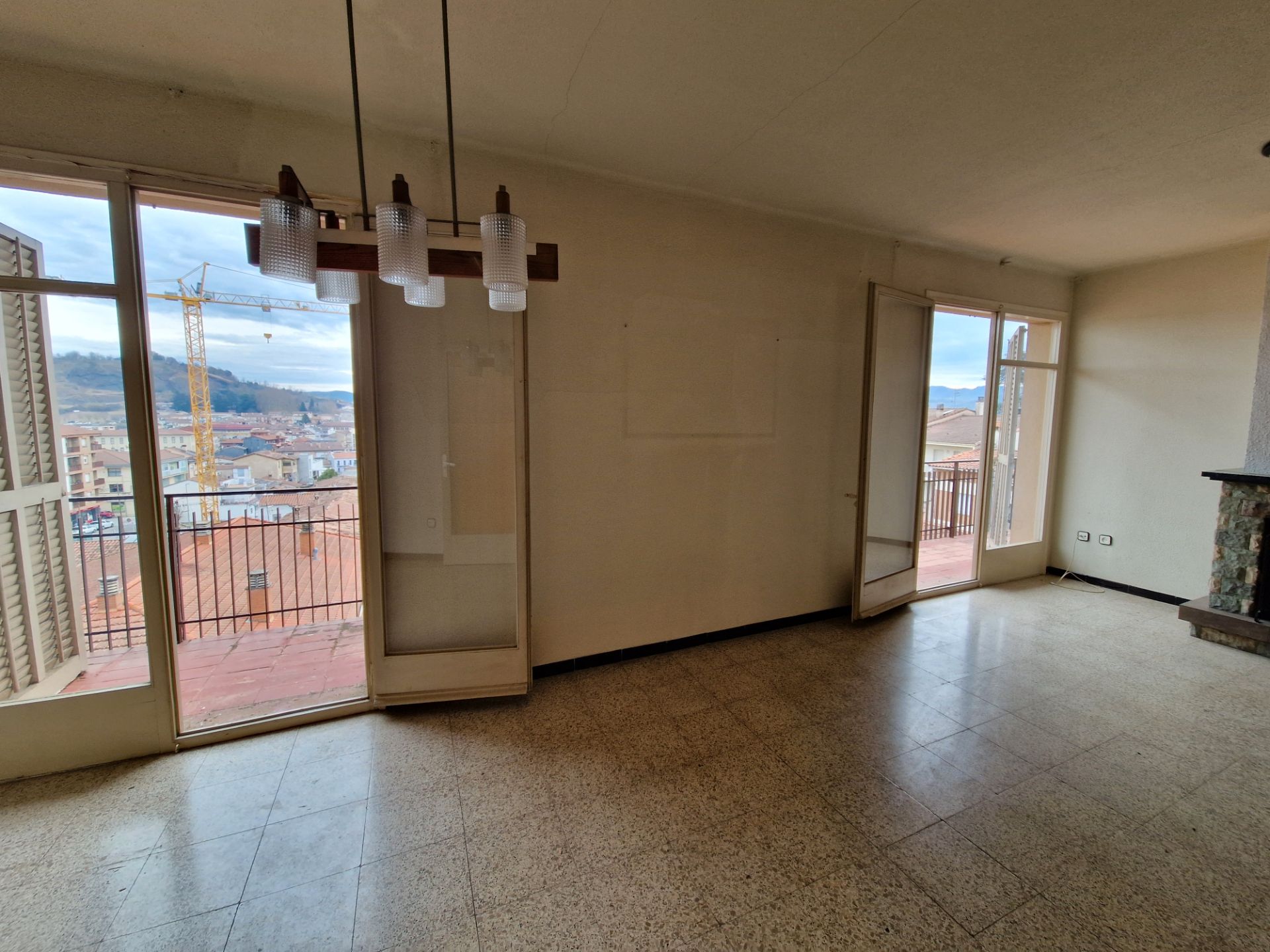 Sala d'estar de Pis en venda en Olot amb Balcó