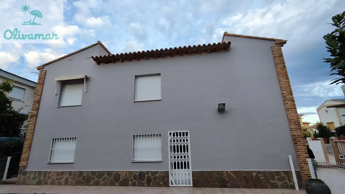 Vista exterior de Casa o xalet en venda en Oliva amb Moblat