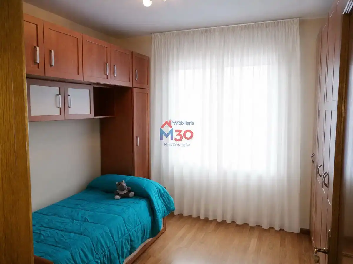 Habitación de Apartamento en venta en Miranda de Ebro con Calefacción y Trastero