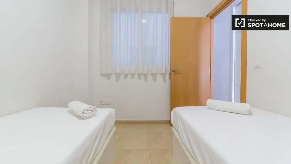 Bedroom of Flat for rent in Camins al Grau