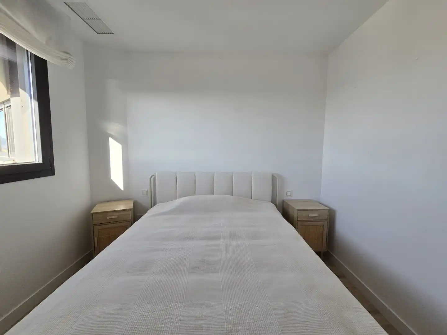 Schlafzimmer von Wohnung zur Miete in Málaga mit Klimaanlage, Heizung und Terrasse