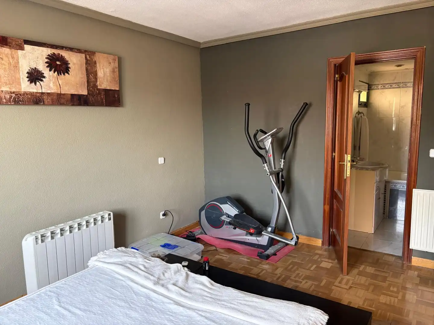 Bedroom of Flat for sale in San Lorenzo de El Escorial  with Heating, Parquet flooring and Storage room