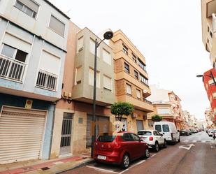 Vista exterior de Edifici en venda en Guardamar del Segura