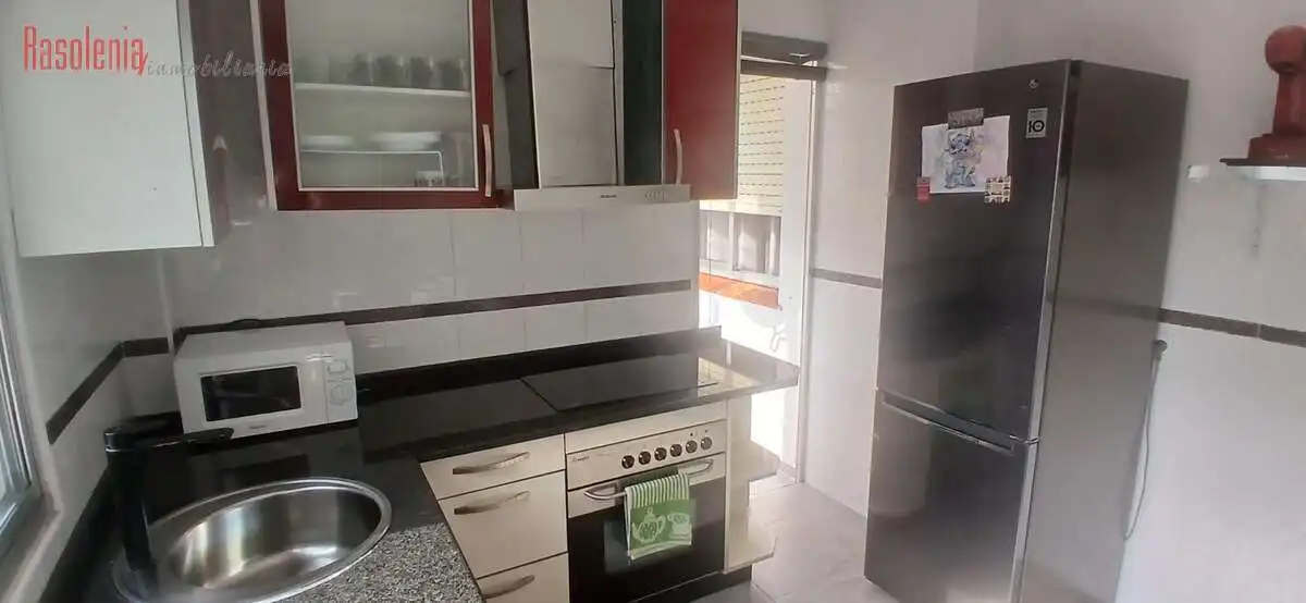 Cocina de Piso en venta en Cambre  con Calefacción, Trastero y Amueblado