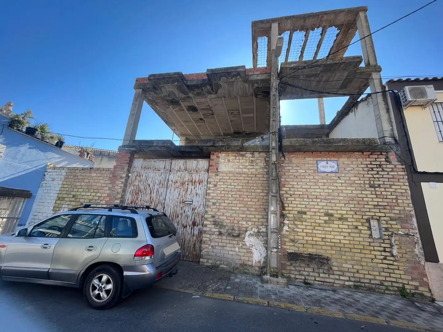 Vista exterior de Edificio en venta en Palomares del Río