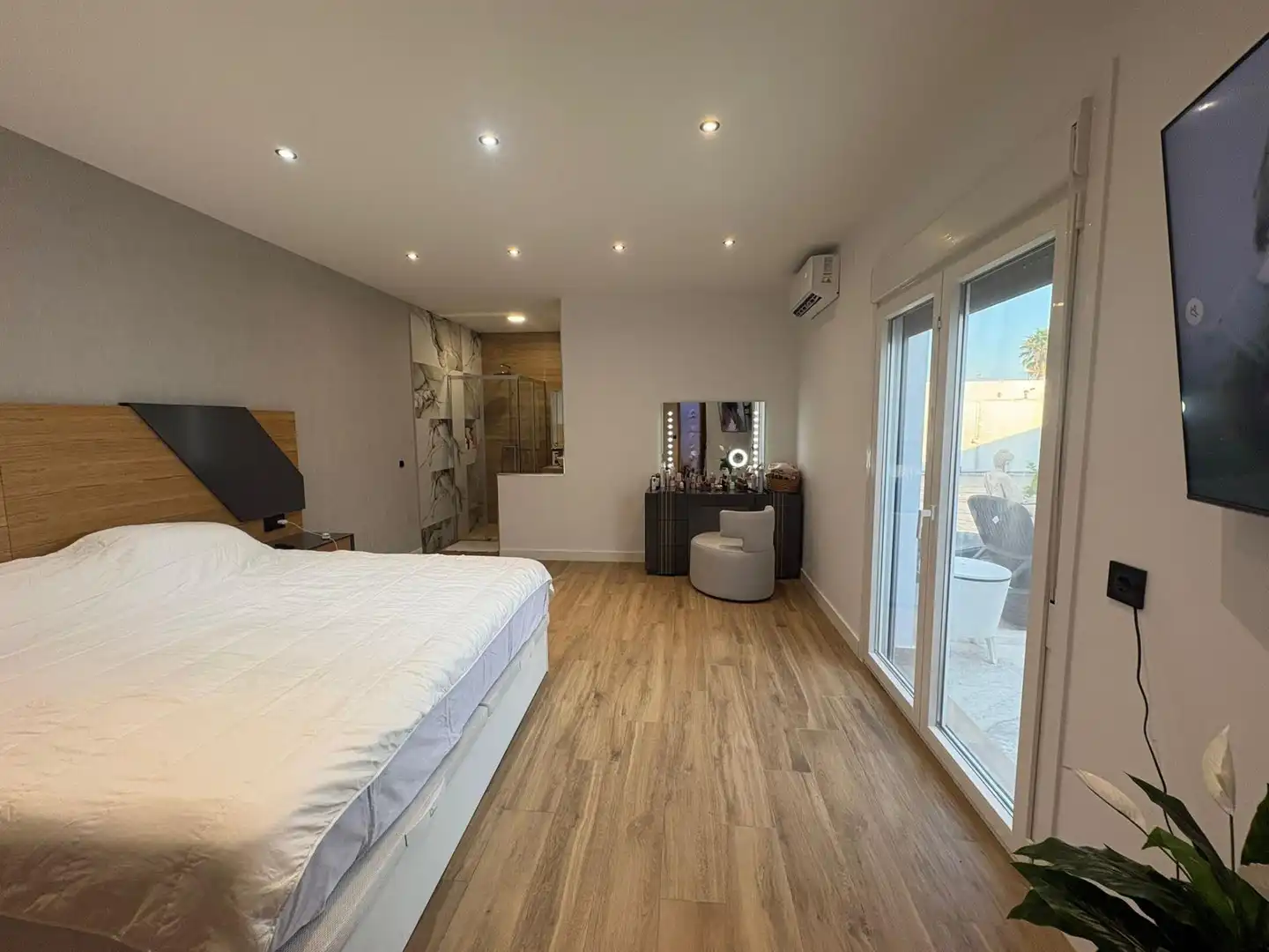 Bedroom of Houses for sale in Chiclana de la Frontera  with Air Conditioner and Swimming Pool