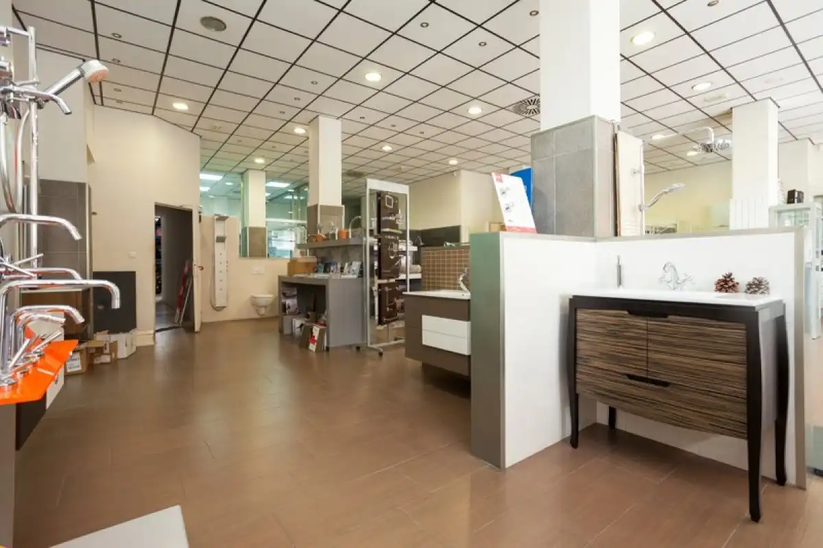 Local en venda a Calle BALLESTEROS, FLORENTINO, 28, Las Fuentes
