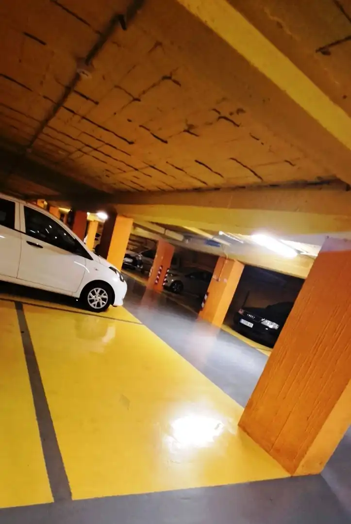 Doppelparkplatz zur Miete in Avinguda del Segre, imagen 4