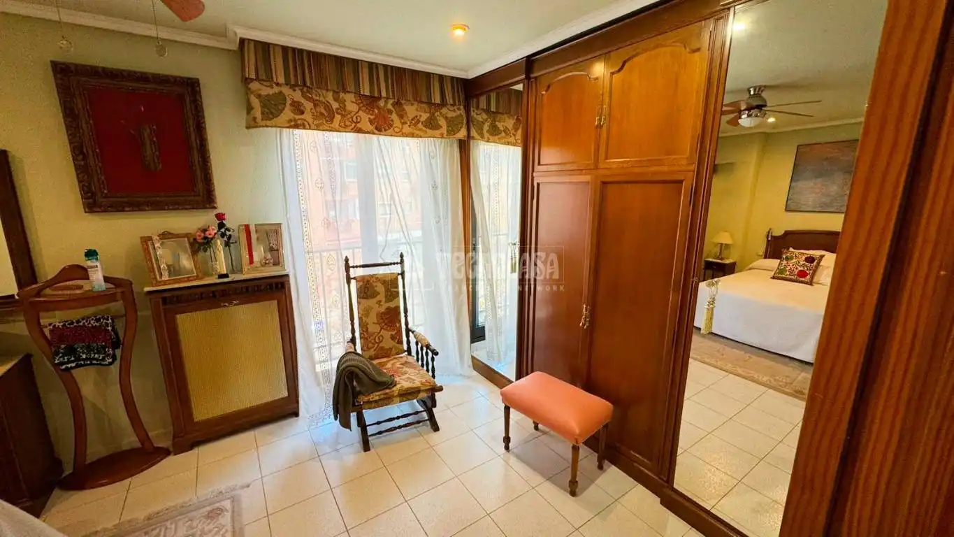 Habitación de Casa adosada en venta en Zaragoza con Aire acondicionado, Terraza y Piscina comunitaria