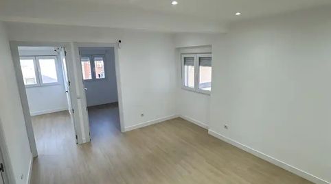 Foto 4 de Piso en venta en Calle del Estroncio, 11, Los Rosales, Madrid Capital