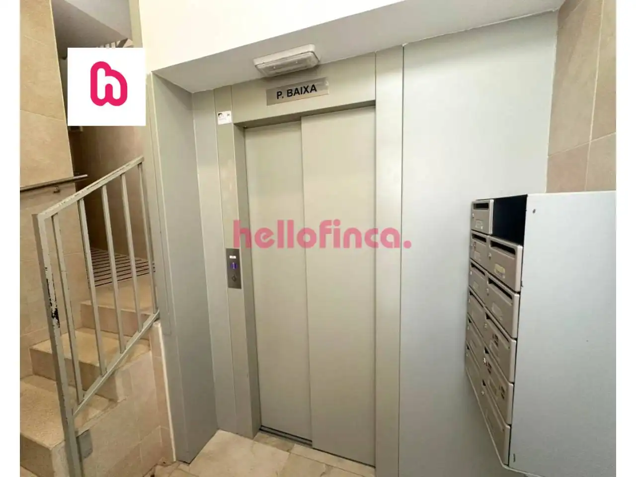 Piso en venta en Terrassa con Trastero y Alarma