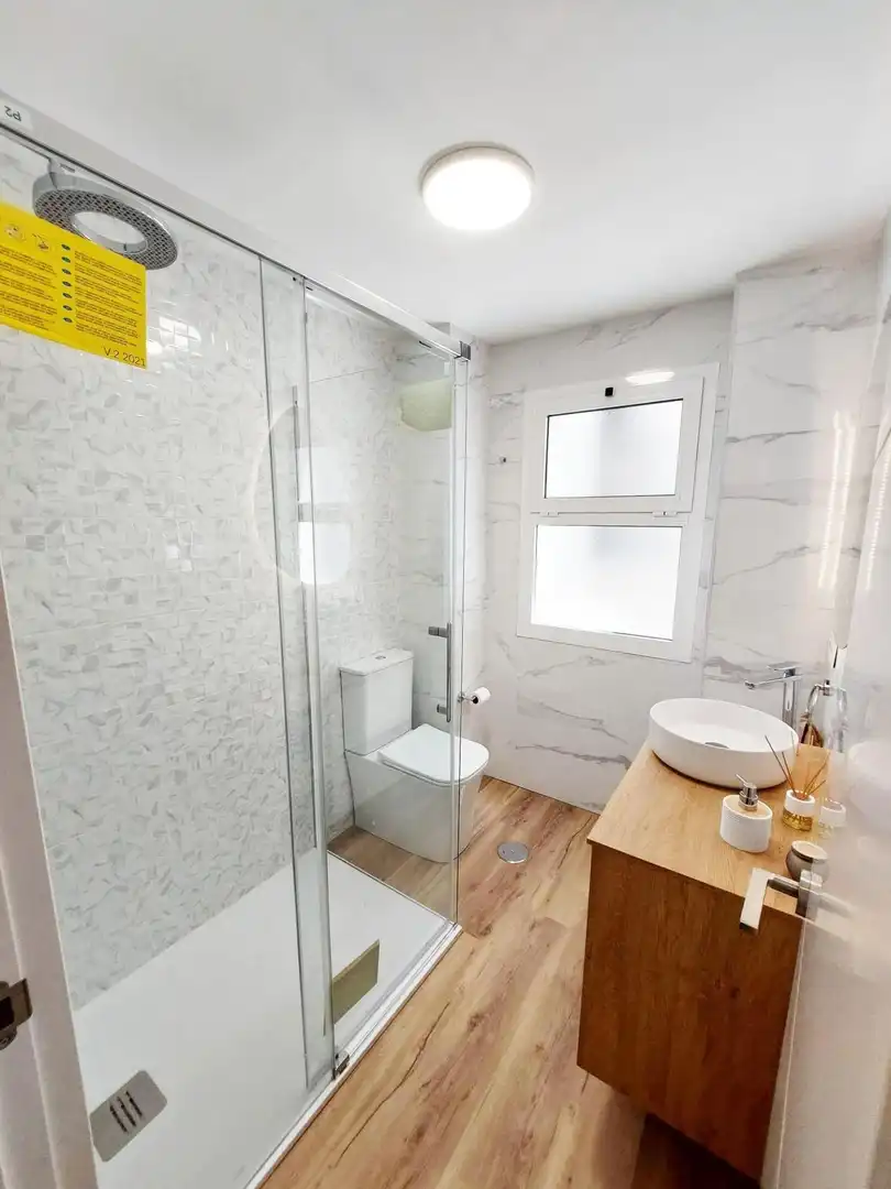 Baño de Piso en venta en Benalmádena con Aire acondicionado, Terraza y Piscina comunitaria