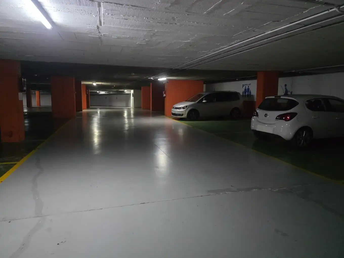 Motorradstellplatz zur Miete in Carrer del Pare Gallissà 2, imagen 3