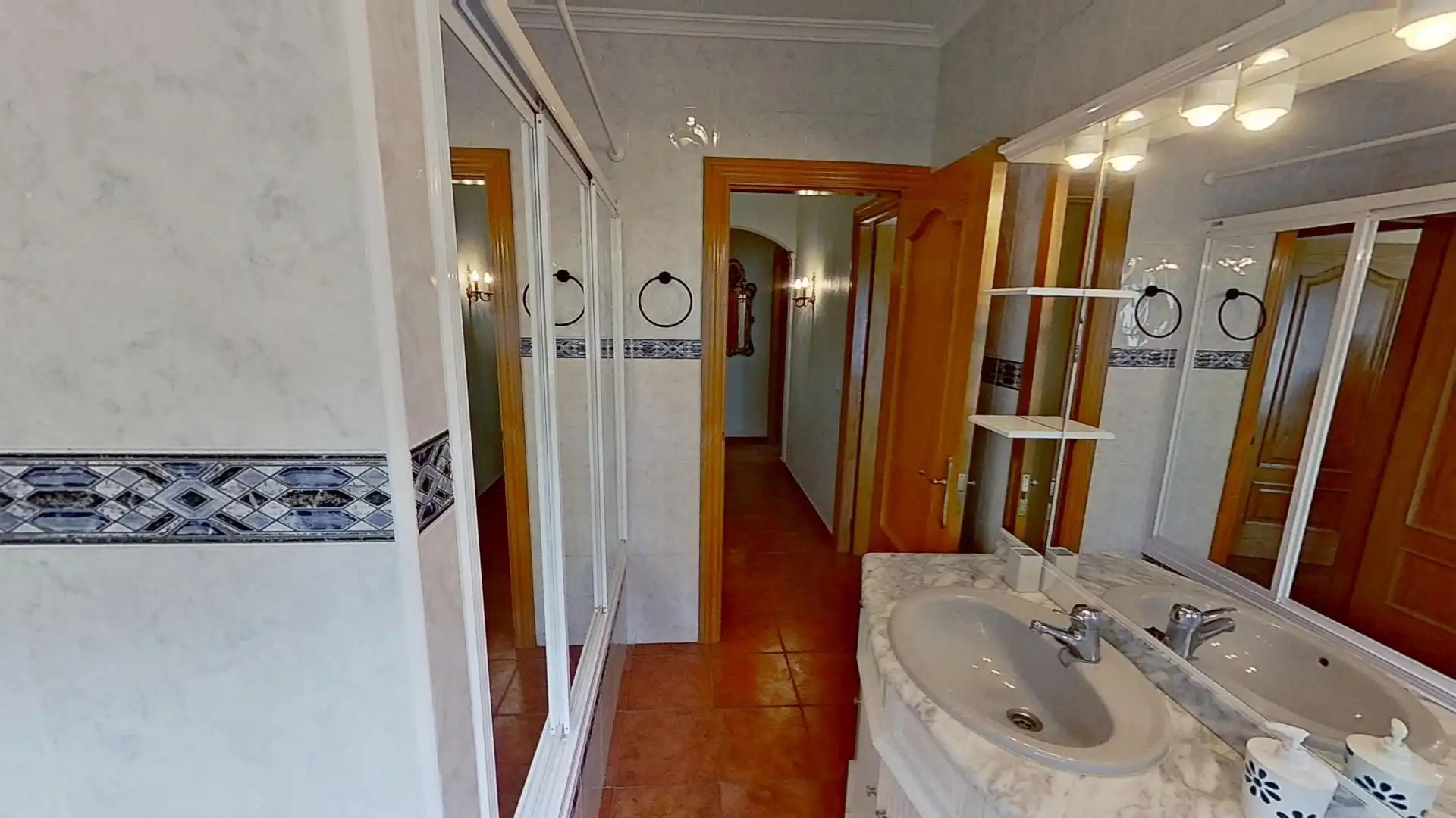 Bany de Casa o xalet en venda en Albacete amb Aire condicionat, Calefacció i Jardí privat