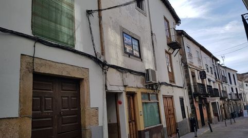 Casa adosada en venta en Hervás Cáceres