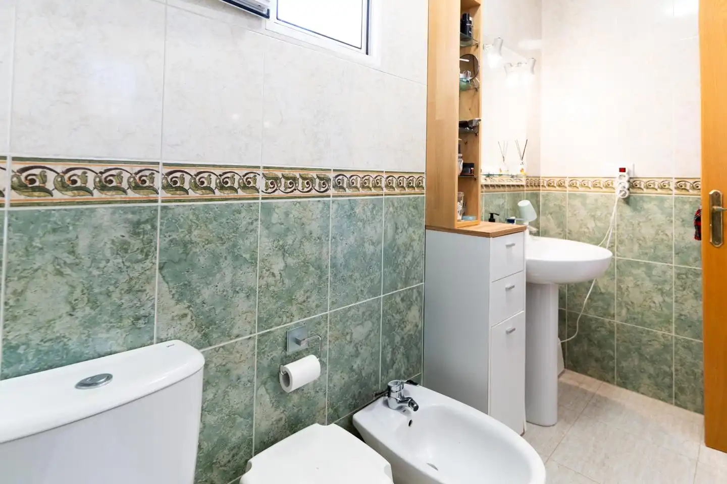 Badezimmer von Haus oder Chalet zum Verkauf in Santa Pola mit Klimaanlage, Privatgarten und Terrasse