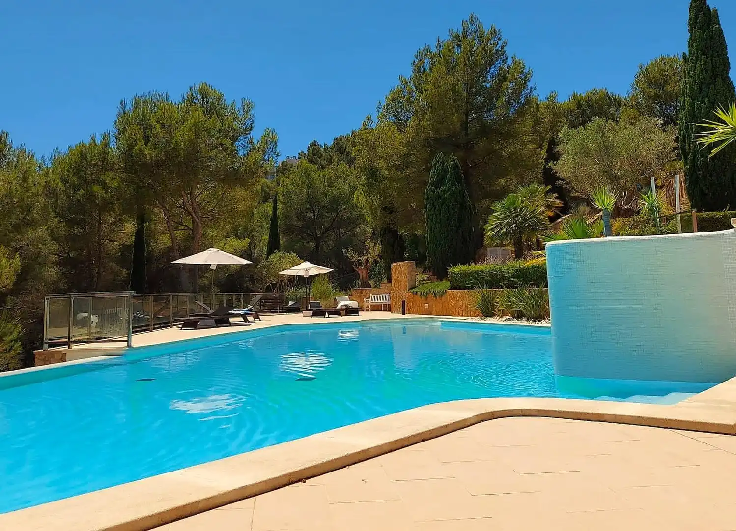 Piscina de Planta baixa en venda en Calvià amb Aire condicionat, Calefacció i Jardí privat