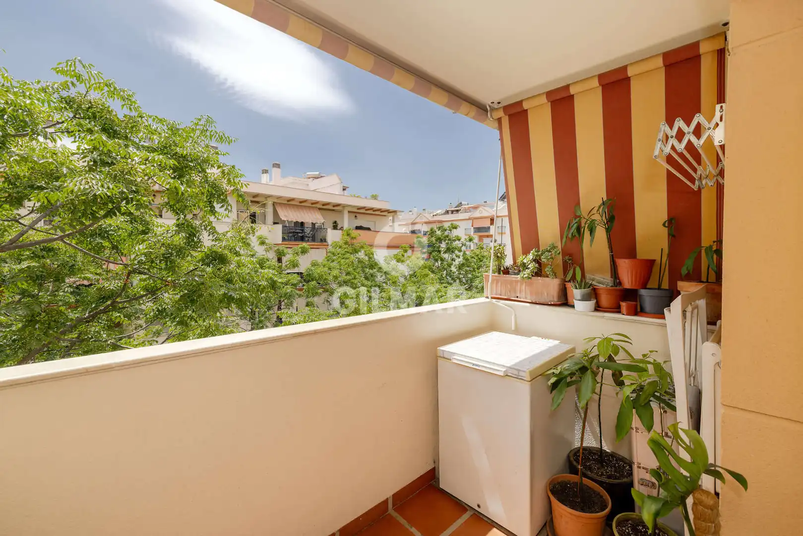 Terrassa de Pis en venda en Estepona amb Jardí privat, Traster i Piscina