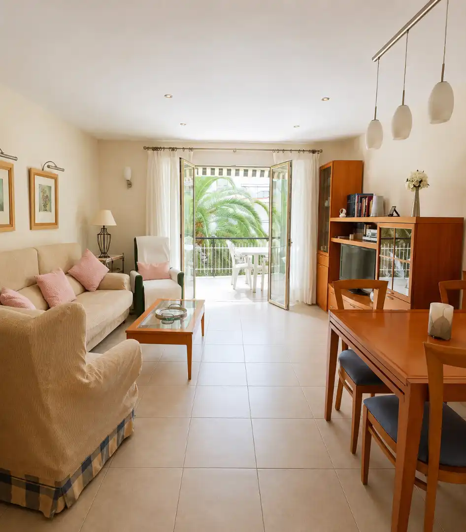 Sala de estar de Piso en venta en Salou con Aire acondicionado, Terraza y Amueblado
