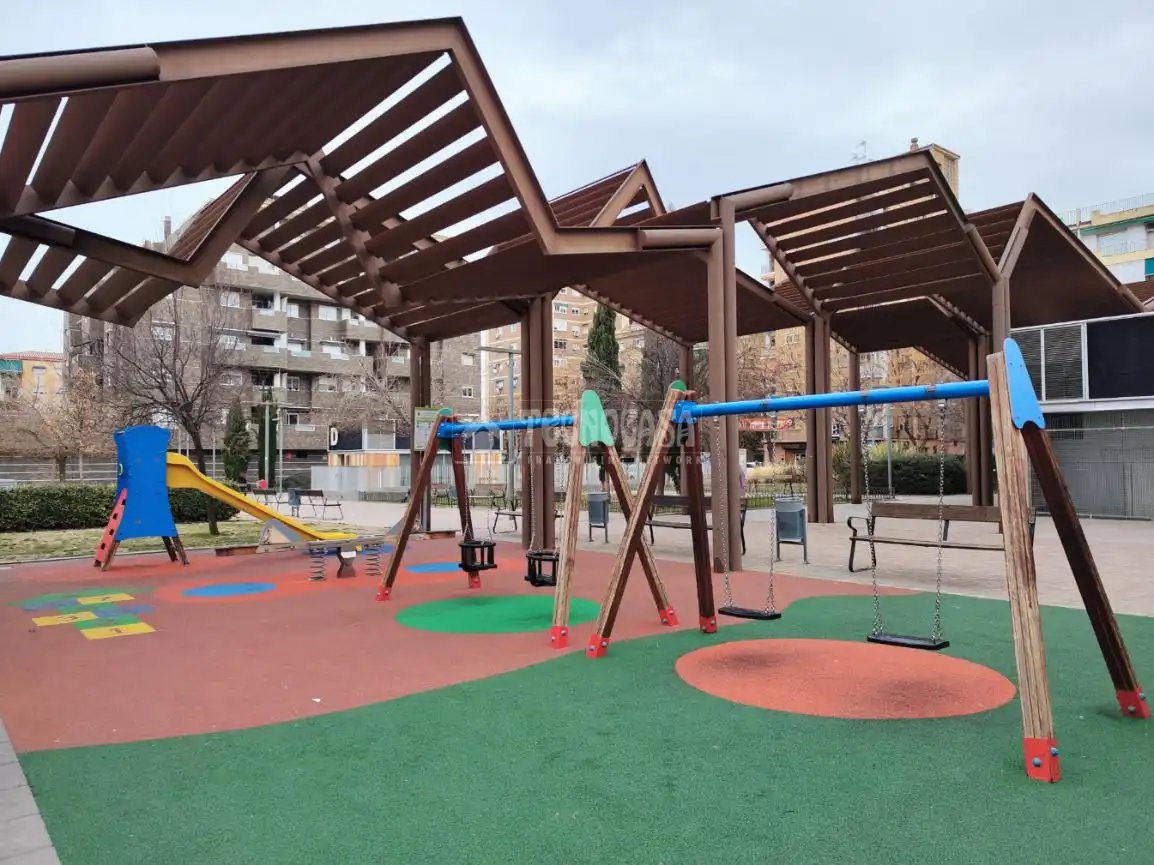 Geschaftsraum zur Miete in Av. de América, Barrio de Zaidín