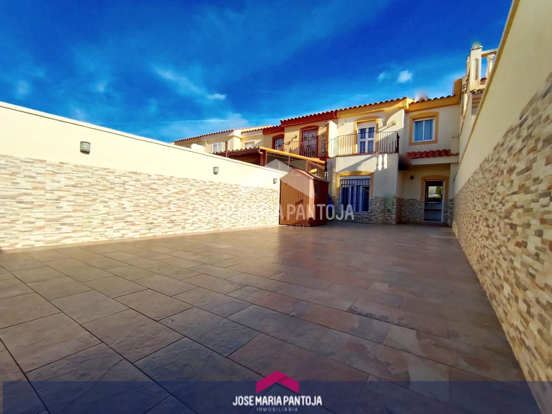 Exterior view of Single-family semi-detached for sale in Jerez de la Frontera  with Air Conditioner, Terrace and Balcony