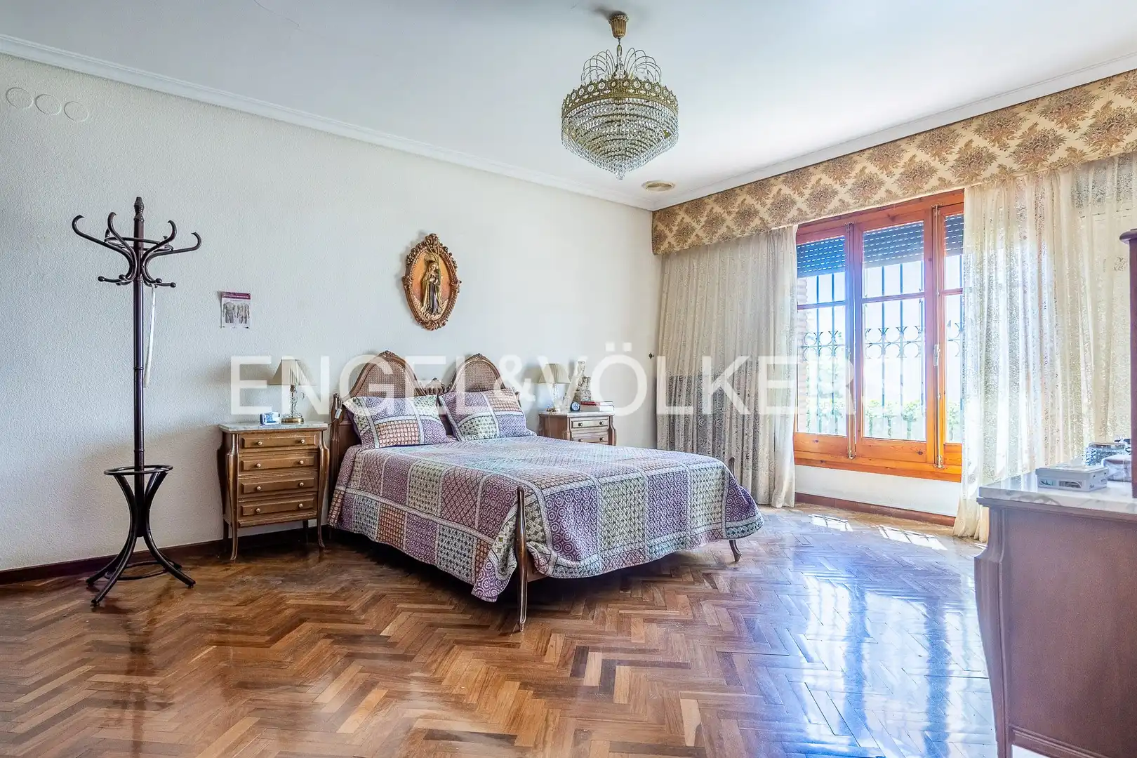 Dormitori de Casa o xalet en venda en Sevilla amb Calefacció, Jardí privat i Parquet