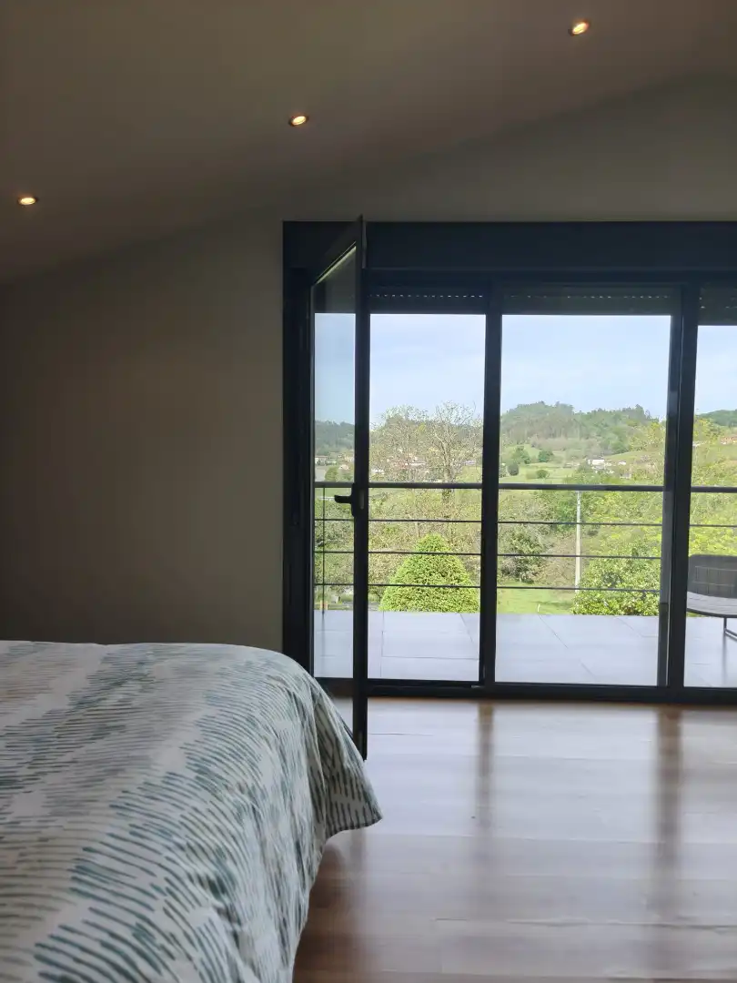 Dormitori de Casa o xalet en venda en Siero amb Jardí privat, Terrassa i Traster