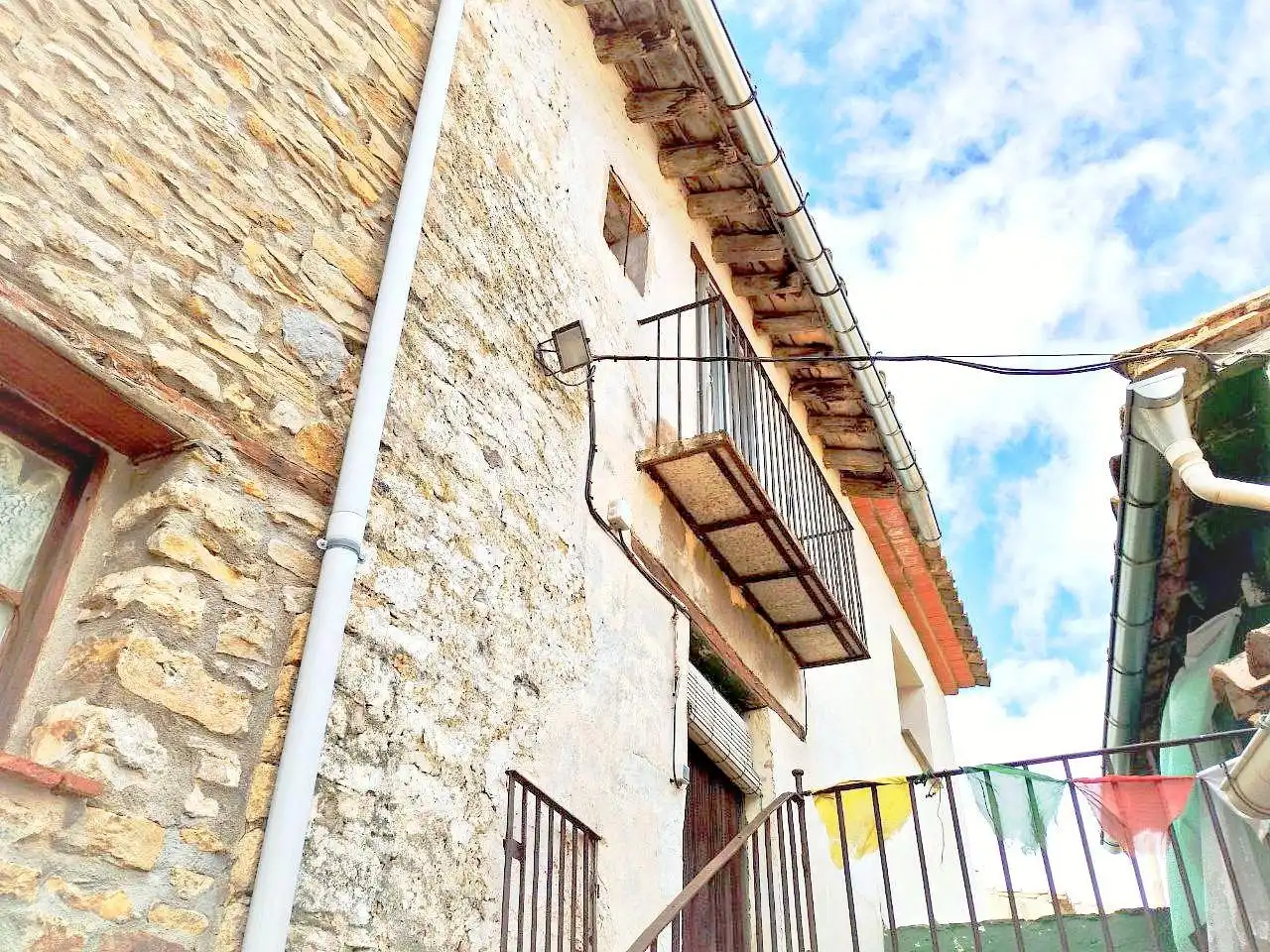 Vista exterior de Casa adosada en venda en Cinctorres