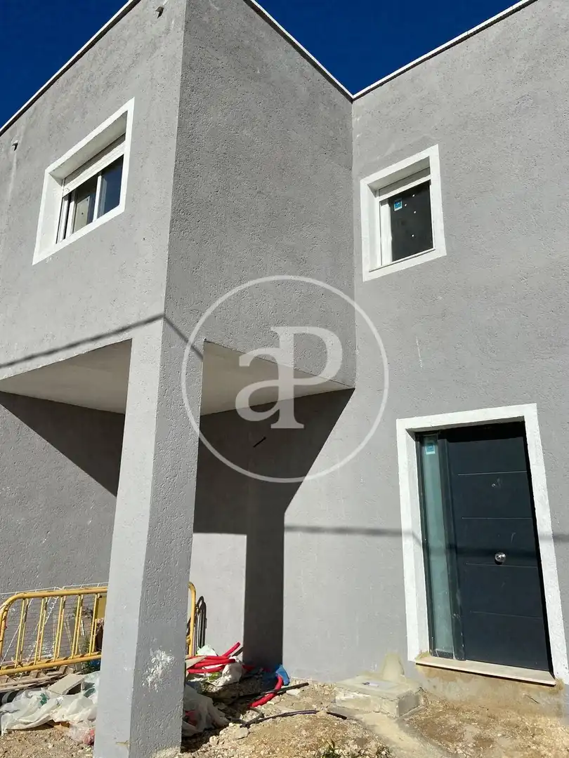 Vista exterior de Casa adosada en venta en Godelleta con Jardín privado y Balcón