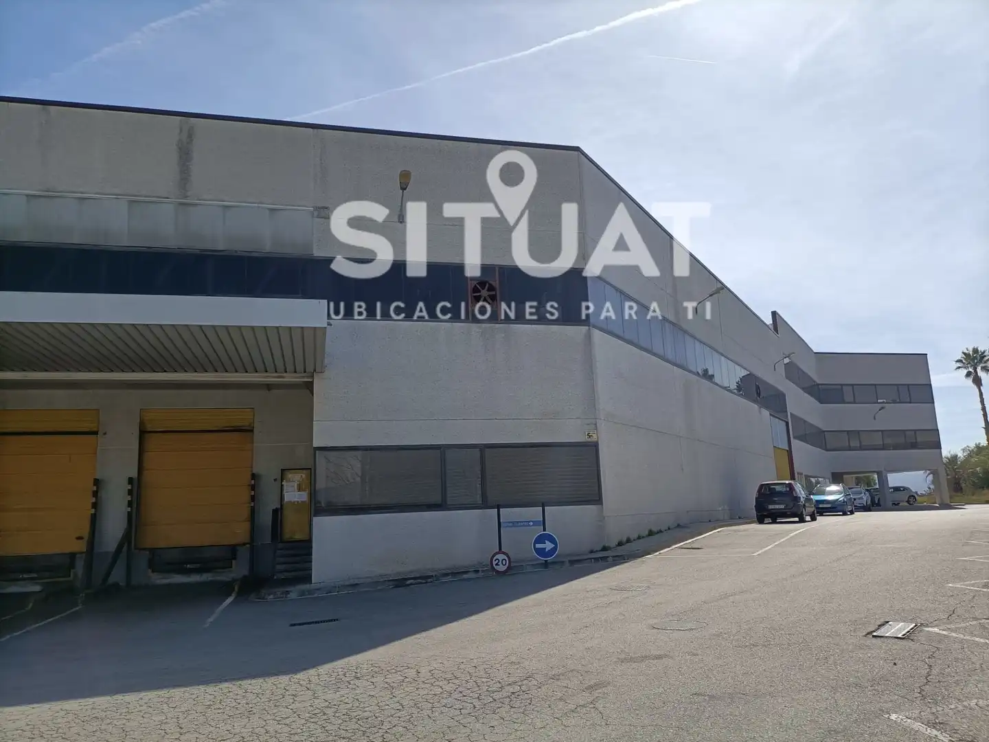 Vista exterior de Nave industrial de alquiler en Barberà del Vallès con Calefacción y Alarma