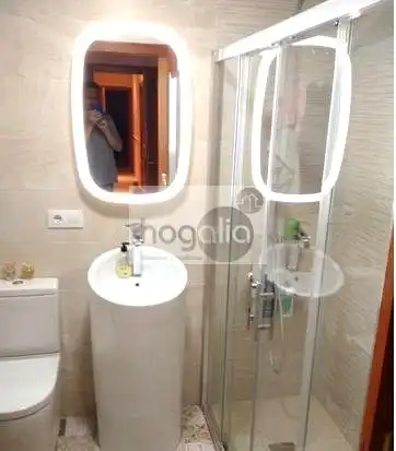 Baño de Piso de alquiler en Sevilla con Aire acondicionado, Amueblado y Balcón